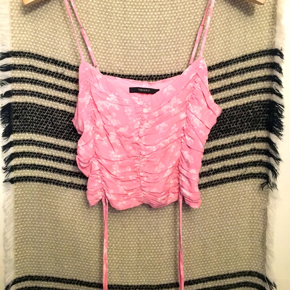 NWOT TRENDY FOREVER 21 CINCH TIE CROPPED TANK